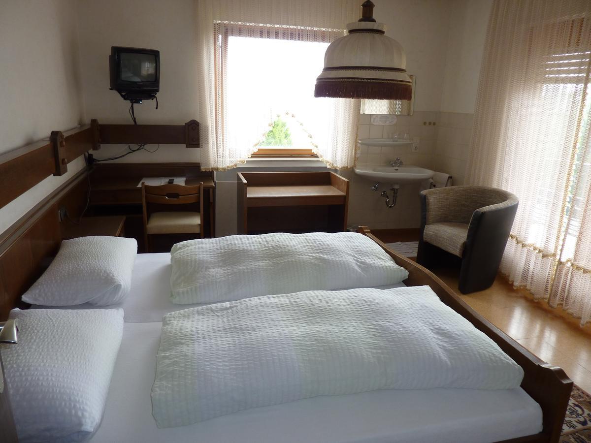 ホテルGast- Und Gastehaus Simon Greifenstein 部屋 写真